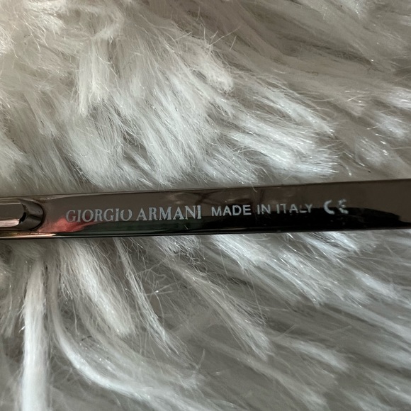 Vintage Giorgio Armani sunglasses with branded lenses. Excellent condition. - Picture 5 of 12
